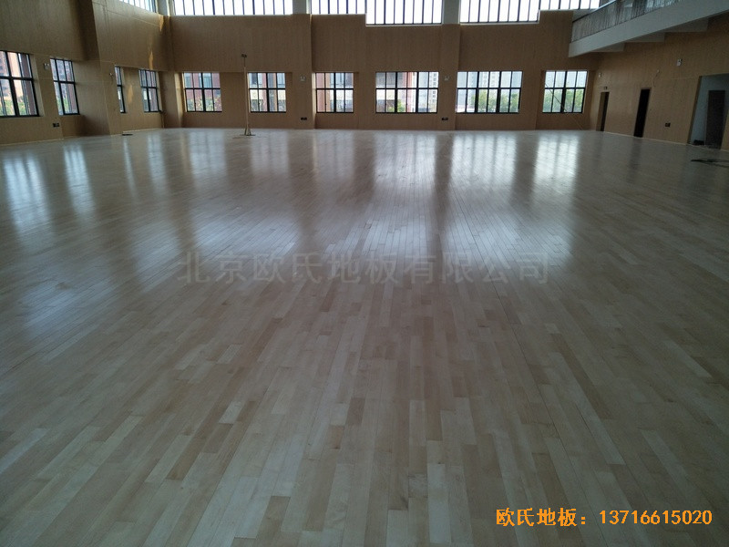 �Ϻ��ɽ��^(q��)�ܱ��WУ�\���^�\��ľ�ذ���O(sh��)����5