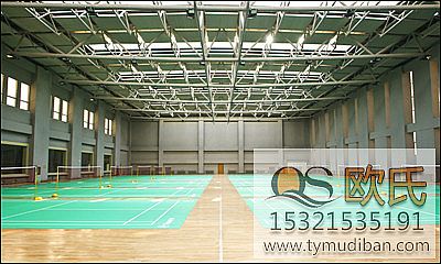 PVC�\�ӵذ��c��ľ�\�ӵذ�֮�gPK���l����һ�I��