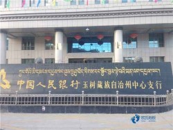 松木舞臺(tái)運(yùn)動(dòng)場(chǎng)木地板施工隊(duì)